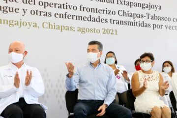En Ixtapangajoya, Escandón entrega Centro de salud