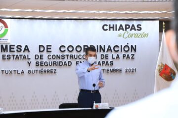 Al menos 70 Centros de vacunación hay en Chiapas, asegura el gobernador
