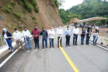 Inaugura REC modernización del camino Cintalapa-Rafael Cal y Mayor