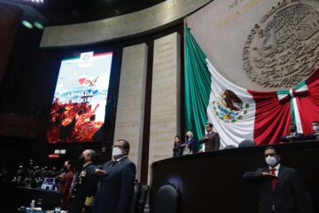 Cámara de Diputados rinde homenaje a la Armada de México