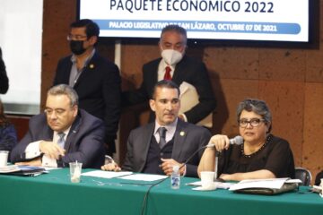 La Comisión de Hacienda se reúne con la jefa del SAT