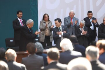 AMLO respalda trabajo de Zoé Robledo en el IMSS