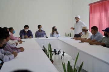 Reconoce sector productivo labor de Llaven Abarca