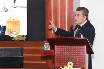 Escandón dicta conferencia sobre Chiapas en el Centro de Estudios Superiores Navales