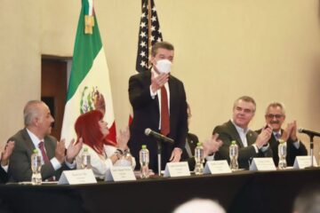 Participa Rutilio Escandón en reunión entre gobernadores del Sur Sureste y el embajador de EUA, Ken Salazar