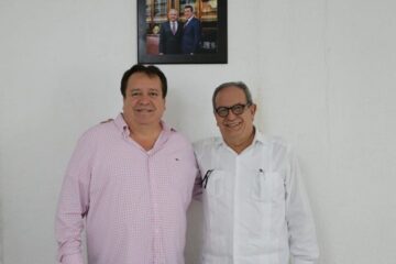Mariano Rosales Zuarth y rector de la UNICACH se reunieron