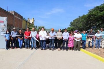 Mariano Rosales inaugura calles en La Sirena