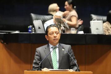 Hoy en México ya no se construyen bardas ni estelas de luz fallidas: Llaven Abarca