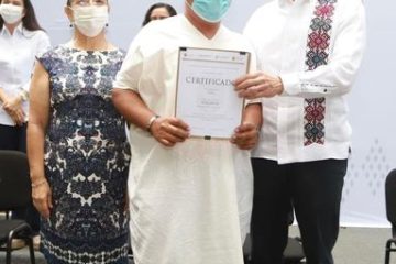 Entrega Rutilio Escandón apoyos del programa Pago por Servicios Ambientales en la Selva Lacandona