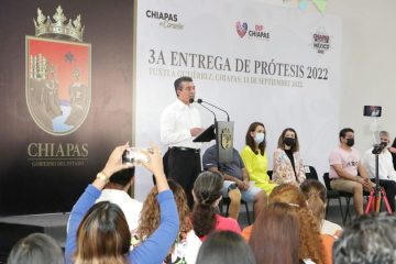 Entrega Rutilio Escandón 54 prótesis en beneficio de personas de distintos municipios