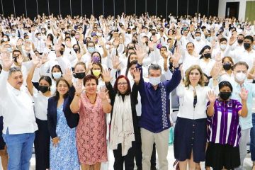 Rutilio Escandón y titular de la SEP entregan nombramientos participantes en procesos del SICAMM