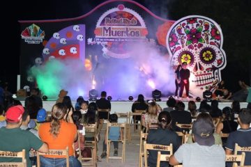 Inician festividades de Día de Muertos en la Plaza de la Paz de Villaflores