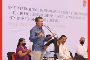 En un acto de justicia laboral, Rutilio Escandón entrega nombramientos y pagos al personal del Cobach