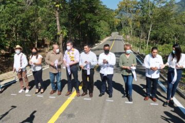 Rutilio Escandón inaugura camino Tecpatán- Raudales Malpaso, en el ejido Esperanza de los Pobres