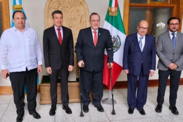 En Guatemala, Rutilio Escandón y el presidente Alejandro Giammattei estrechan lazos de amistad y colaboración