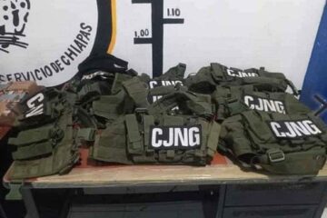 Aseguramiento de armas en Tonalá, Chiapas presuntamente pertenecientes del CJNG.