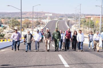 Rutilio Escandón abre al tránsito la parte superior del doble paso a desnivel del Libramiento Norte
