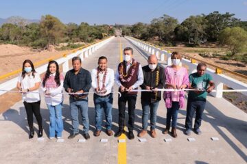 En Cintalapa, inaugura Rutilio Escandón ampliación del Puente Vado del ejido Pomposo Castellanos