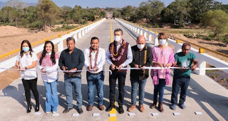 En Cintalapa, inaugura Rutilio Escandón ampliación del Puente Vado del ejido Pomposo Castellanos