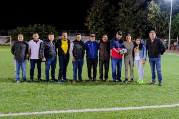 Reconocen a Tony Orozco por impulsar el deporte en Villacorzo