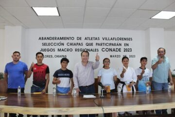 Mariano Rosales abandera jóvenes villaflorenses que van a Macroregionales CONADE