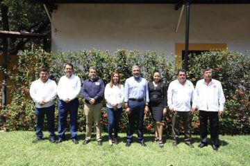 Firma Ángel Torres convenio con colegios de ingenieros y arquitectos de Chiapas