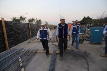 Comienza introducción de tubos de drenaje pluvial en obra del Paso a Desnivel Torre Chiapas