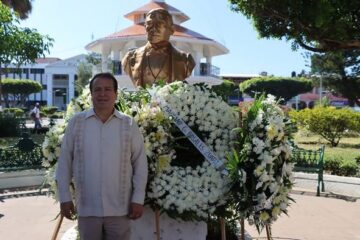 Mariano Rosales encabeza ceremonia del natalicio 217 de Benito Juárez