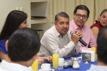 encabeza encuentro con integrantes del Exatec del Sureste
