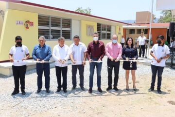 Rutilio Escandón inauguró la Telesecundaria 1451 de la colonia Satélite, en Tuxtla Gutiérrez