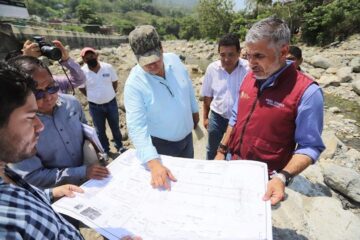 Avanza construcción del Puente Ixhuatán: Ángel Torres