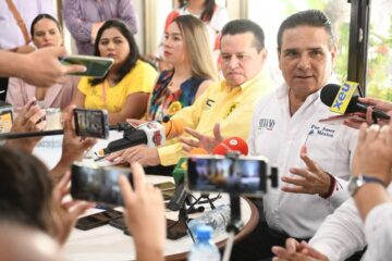 Desde Veracruz, Silvano Aureoles reta a «corcholatas» a un debate ciudadano