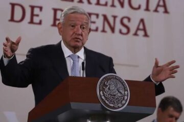 AMLO critica pasarela de aspirantes de oposición para 2024; “Son muy corruptos y quieren seguir robando”, afirma