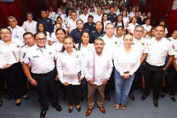 Entrega Javier Jiménez constancias de formación básica a Secretaría de Seguridad y Protección Ciudadana