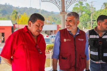 Las familias de Ixtapangajoya tendrán pronto un parque central bonito y de calidad: Ángel Torres