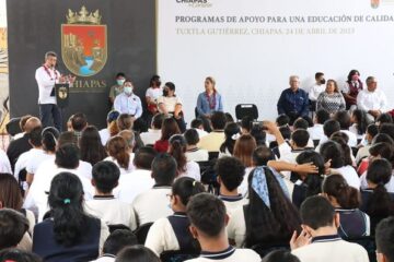 Arranca Rutilio Escandón entrega de programas de apoyo a la educación de niñas, niños y adolescentes
