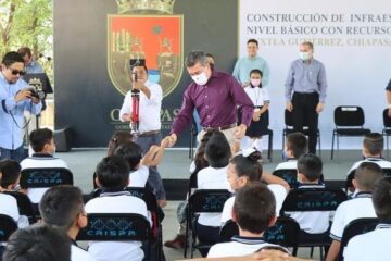 Junto a AMLO estamos sacando adelante la educación de Chiapas: Rutilio Escandón