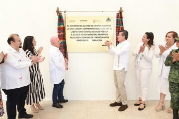 Rutilio Escandón conmemora el 25 aniversario del Laboratorio Estatal de Salud Pública