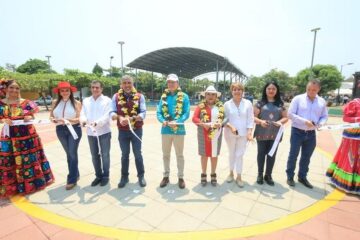 Rutilio Escandón inaugura en Suchiate el parque de la colonia Las Casitas