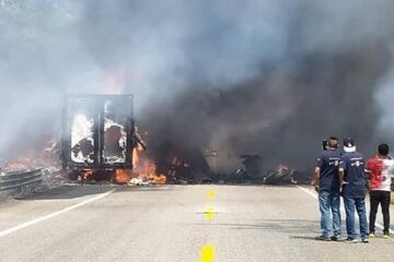 Reportaron esta tarde del miércoles un accidente  en carretera Las Choapas – Ocozocoautla entre dos tráilers que después se incendiaron