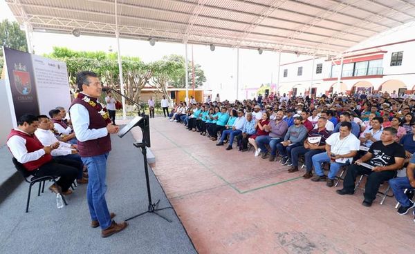 En Tzimol, Rutilio Escandón inaugura el Parque Central y anuncia la próxima construcción del mercado