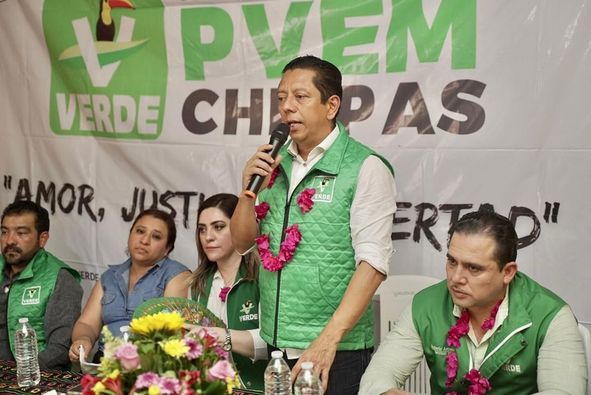 Seguiremos trabajando en equipo a favor del pueblo de Francisco León: Llaven Abarca
