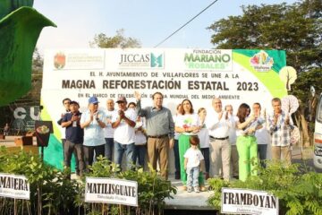 Alcalde Mariano Rosales entrega camiones recolectores de basura