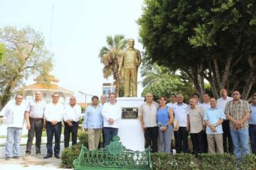 Alcalde Mariano Rosales devela placa del general Francisco J. Grajales