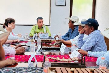 Se reúne Rutilio Escandón con representantes de la OCEZ-Casa del Pueblo de Venustiano Carranza