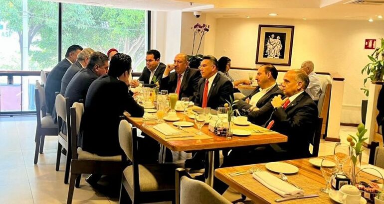 Ante los ataques Va Por Mexico se mantiene firma y unido: Willy Ochoa
