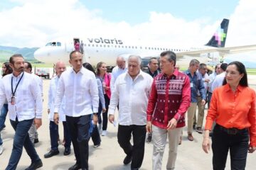 Inaugura Rutilio Escandón nueva ruta aérea de Volaris: Tuxtla Gutiérrez-León, Guanajuato