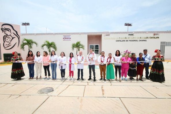 Rutilio Escandón inaugura la Clínica para la Atención del Parto Humanizado de Cintalapa