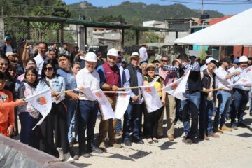 Casi dos kilómetros de pavimentación en beneficio de las y los sancristobalenses, anuncia Ángel Torres