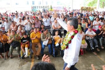 En Reforma, Rutilio Escandón inicia entrega de ayudas técnicas, auxiliares auditivos y prótesis
